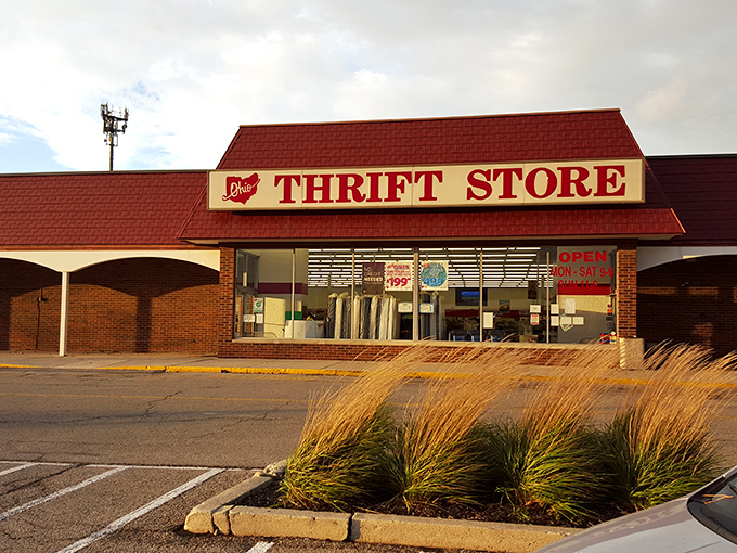 thrift stores landmark